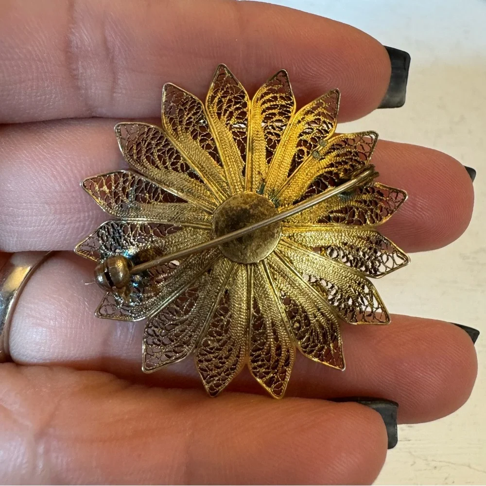 Beautiful Vintage Gold Tone Cabochon Filigree Brooch 1950’s